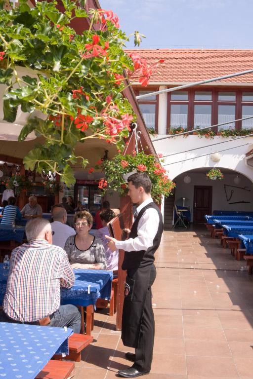Fehertoi Halaszcsarda Es Szalloda Szatymaz Exterior foto
