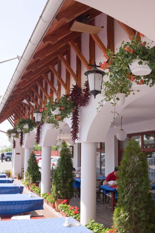 Fehertoi Halaszcsarda Es Szalloda Szatymaz Exterior foto