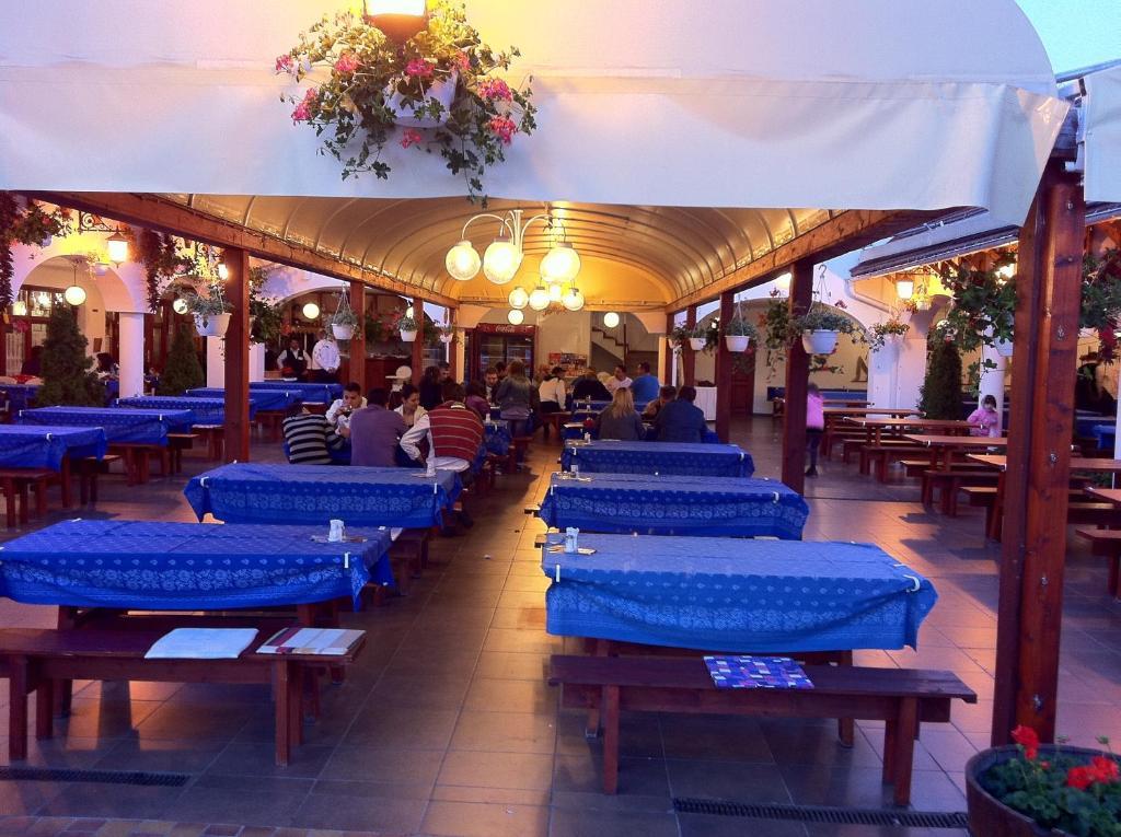Fehertoi Halaszcsarda Es Szalloda Szatymaz Exterior foto